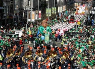 Montréal et la communauté irlandaise célèbrent la Saint-Patrick ensemble Montréal et la communauté irlandaise célèbrent la Saint-Patrick ensemble
