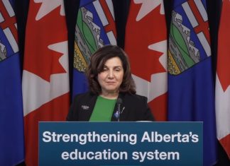 Nouveau curriculum prêt pour les écoles francophones Nouveau curriculum prêt pour les écoles francophones