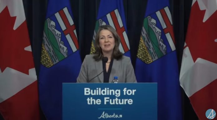 Améliorer le programme d’immigration Avantage Alberta Améliorer le programme d'immigration Avantage Alberta