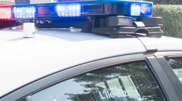 Arrestation d’un suspect après qu’un élève soit visé par une arme à feu à Anjou Arrestation d'un suspect après qu'un élève soit visé par une arme à feu à Anjou