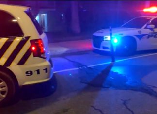 Enquête en cours : neuf perquisitions menées dans des quartiers de Montréal et Sainte-Catherine Enquête en cours : neuf perquisitions menées dans des quartiers de Montréal et Sainte-Catherine