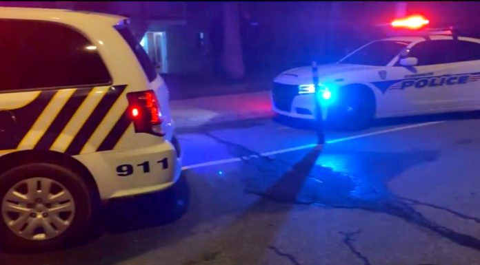 Enquête en cours : neuf perquisitions menées dans des quartiers de Montréal et Sainte-Catherine Enquête en cours : neuf perquisitions menées dans des quartiers de Montréal et Sainte-Catherine