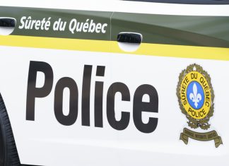 Prise d’Armes Illégales : Trois Personnes Arrêtées lors d’une Opération de Police Prise d'Armes Illégales : Trois Personnes Arrêtées lors d'une Opération de Police