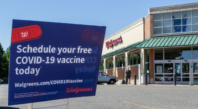 Walgreens COVID Vaccine Scheduling: Who should get the updated vaccine? Walgreens COVID Vaccine Scheduling: Who should get the updated vaccine?