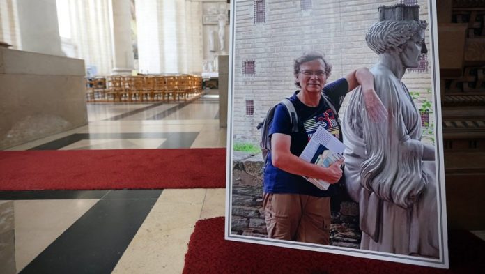 Adieux à Dominique Bernard à Arras : Le Discours Émouvant d'Isabelle, son Épouse