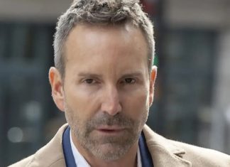 Éric Salvail fait une Apparition Surprise au Mariage de Serge Laprade Éric Salvail fait une Apparition Surprise au Mariage de Serge Laprade