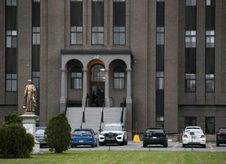 Deuil à l’École Marcellin-Champagnat : Une Jeune Fille Perd la Vie dans une Chute Dramatique Deuil à l'École Marcellin-Champagnat : Une Jeune Fille Perd la Vie dans une Chute Dramatique
